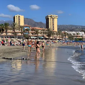 https://apartamento-en-playa-las-vistas.tenerifehoteles.net